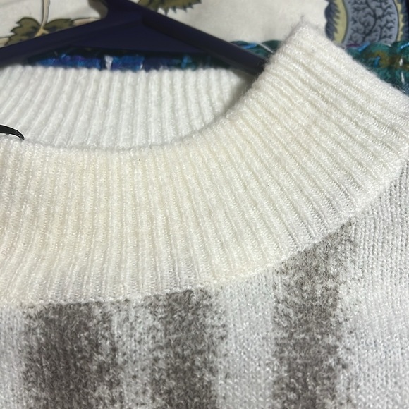 CHARLIE B animal print sweater. NWT. Ivory and taupe. Size large. - Picture 5 of 11